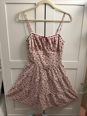 Floral Spaghetti-Strap dress in White and Red